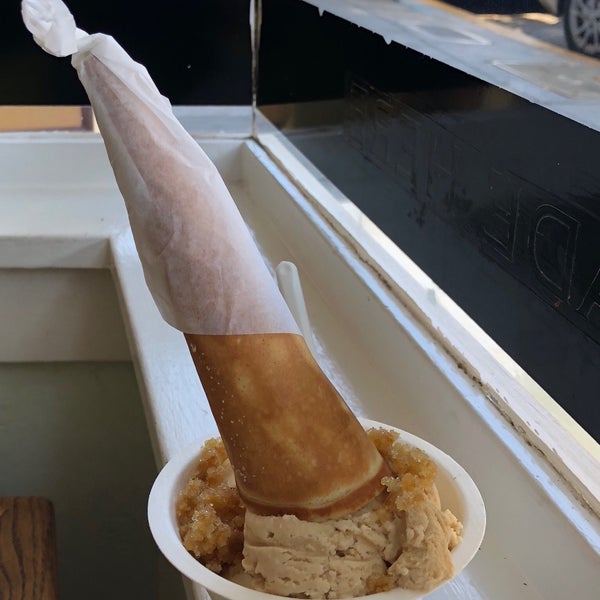Photo taken at Ici Ice Cream by Priscilia T. on 9/9/2018