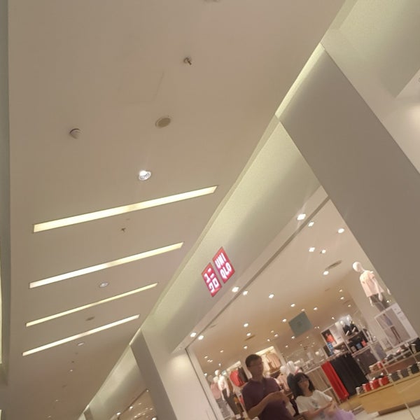 uniqlo galaxy mall 3