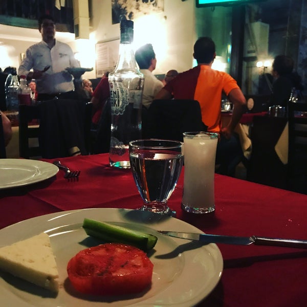 Снимок сделан в Taşplak Restaurant пользователем Okan Ö. 10/22/2017