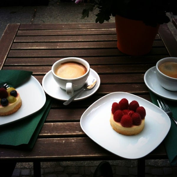 รูปภาพถ่ายที่ café sellberg โดย T. B. เมื่อ 6/16/2013