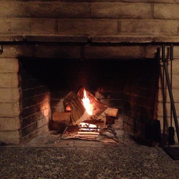 Great cabins, you can sleep by the fire which is one of the best thing this hotel offers. The food is nice