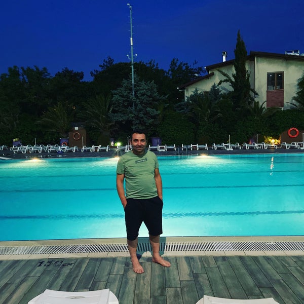 Foto diambil di Kumburgaz Marin Princess Hotel oleh Mert Şaban U. pada 6/14/2022