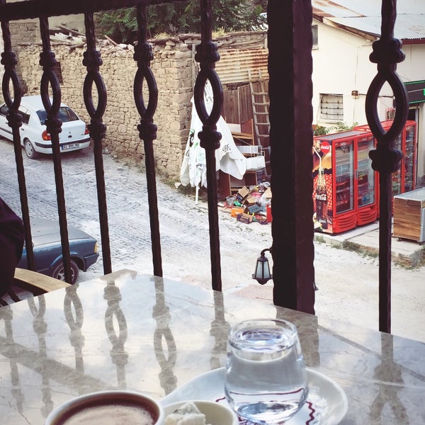 รูปภาพถ่ายที่ Taş Han Cafe โดย 1sn เมื่อ 7/1/2018