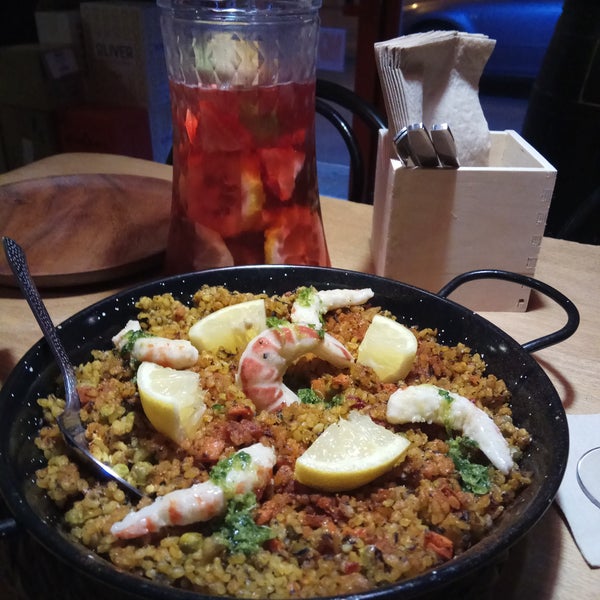 Delicious vegan paella (available only on thursdays) with shrimps that look like the real thing and very nice red sangria. Relaxed atmosphere and smooth music. Perfect for a date.
