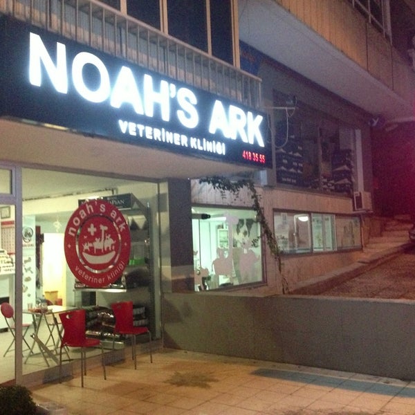 Photo taken at Noah&#39;s Ark Veteriner Kliniği by Zynlycl® on 7/18/2013