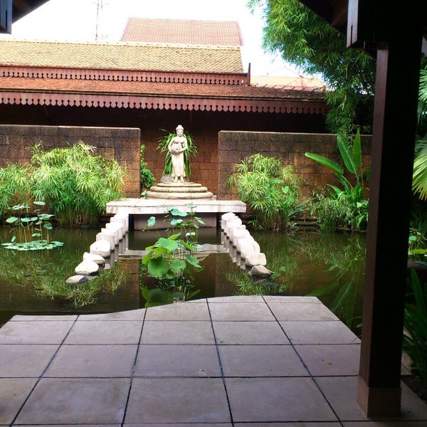 Photo taken at Belmond La Residence d&#39;Angkor by Nicky L. on 6/18/2013