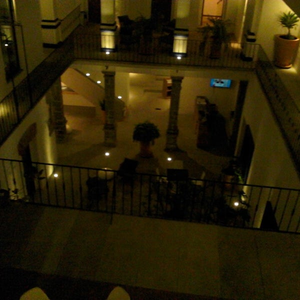 Photo taken at Hotel Descansería Business and Pleasure by José Antonio T. on 3/12/2013