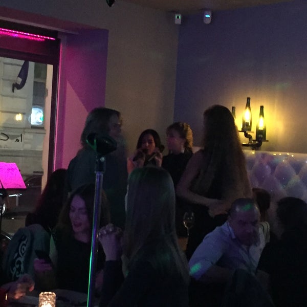 10/3/2015にDenis MakarovがLa Cava Cafe&amp;Barで撮った写真