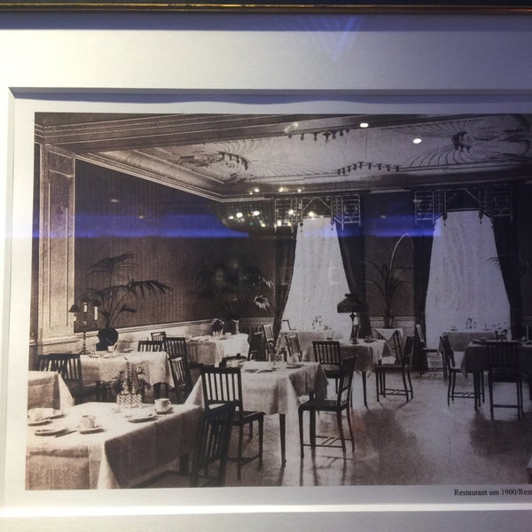 รูปภาพถ่ายที่ Brasserie &quot;1806&quot; โดย Maritza S. เมื่อ 7/6/2015