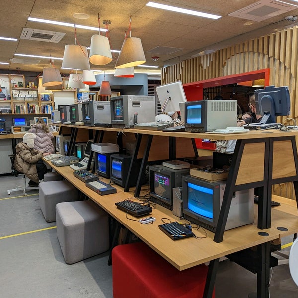 Музей и магазин Яндекса - Electronics Store in Москва