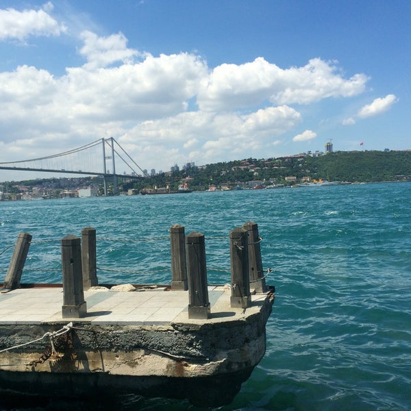 Das Foto wurde bei Çeşmîdil Cafe &amp; Restaurant von Ayşe N. am 5/31/2015 aufgenommen
