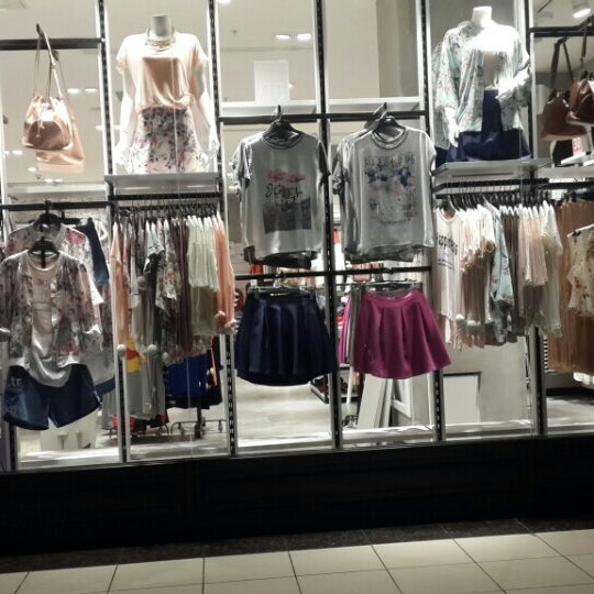 пуль екатерина челябинск. магазин тиффани в стамбуле. Zorlu mall стамбул тиффани. Tiffany istanbul. стиль тиффани в интерьере спальни.