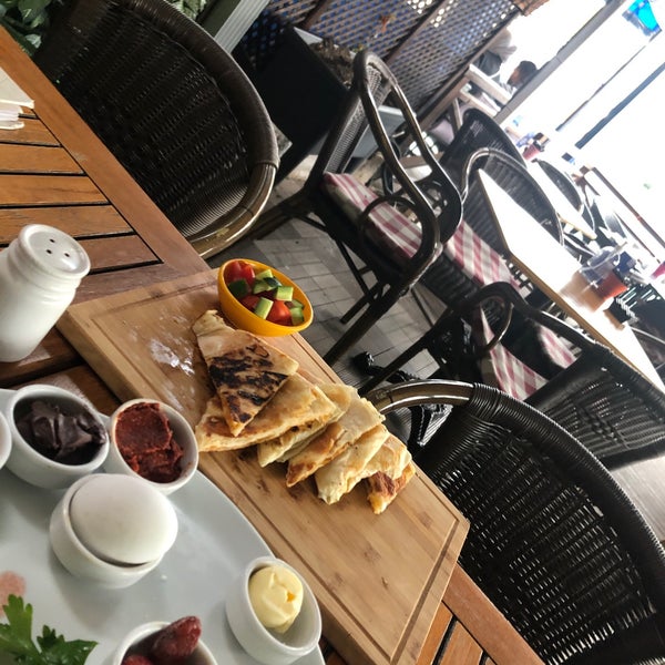 Photo taken at Göksu Cafe &amp; Restaurant by İsmail A. on 9/22/2021