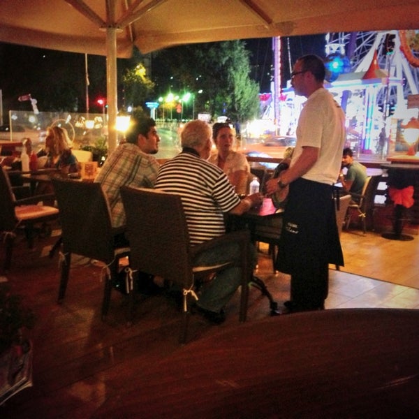 Das Foto wurde bei Sound Cafe&amp;Restaurant von Taner Ç. am 8/20/2013 aufgenommen