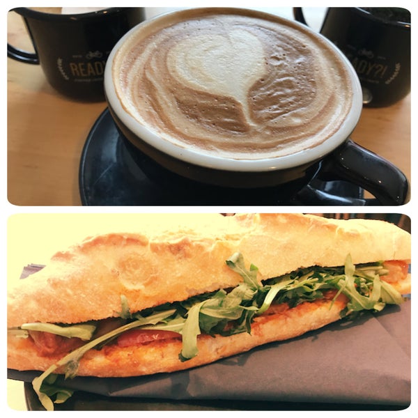 Delicious coffees with different milk options for those with intolerances or for ethical reasons (veganism). They also serve vegan dishes. I tried one of their sandwiches, very tasty !