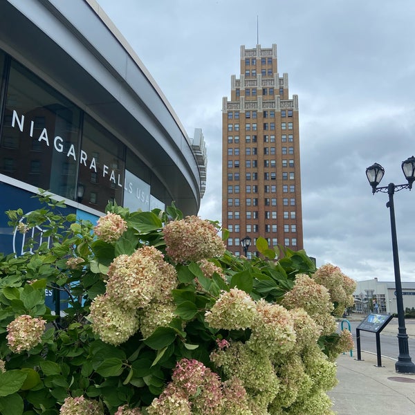 Photo taken at Niagara Falls USA Official Visitor Center by Abdulaziz I on 9/9/2023