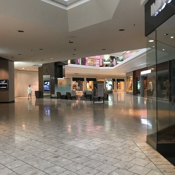 Short Hills Mall - lots of aisles of stores - Picture of Mall at