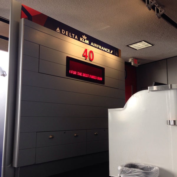 Gate B40 Airport Gate in Newark