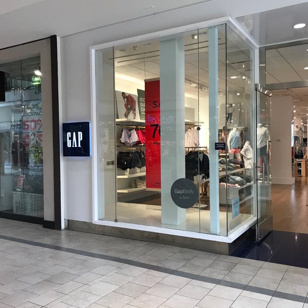 gap in willowbrook mall