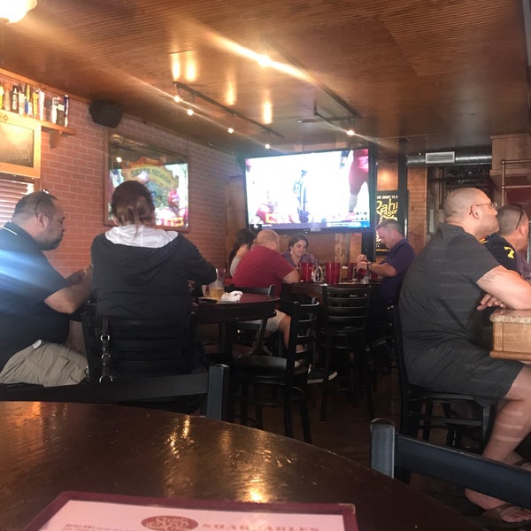 9/15/2018 tarihinde Tom S.ziyaretçi tarafından Shaw&#39;s Patio Bar &amp; Grill'de çekilen fotoğraf