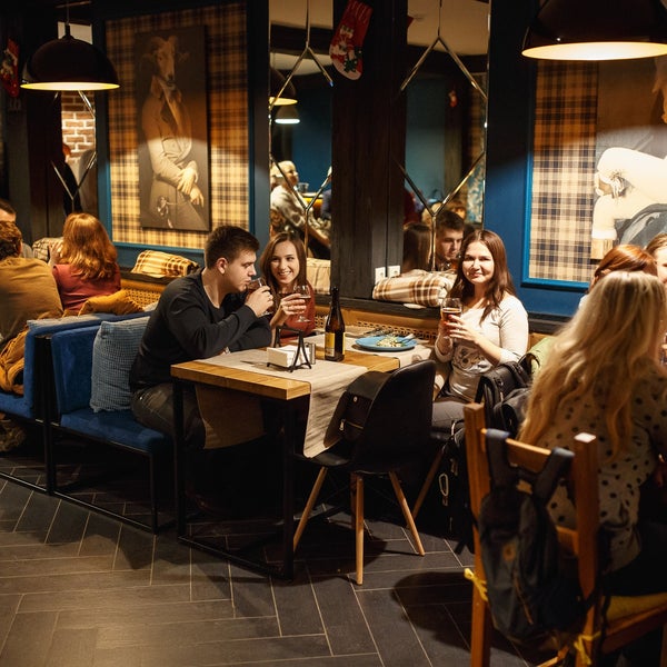 Арт паб ул терешковой. Арт паб. Arta pub Барнаул. Арт паб Новосибирск. Забредает в бар.
