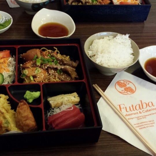 2/14/2014 tarihinde Leiji H.ziyaretçi tarafından Dana&#39;s Restaurant, Catering &amp; Asian Grocery'de çekilen fotoğraf
