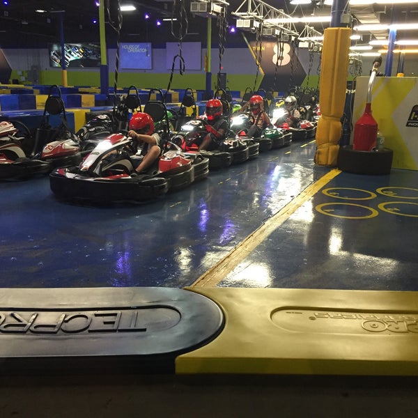 8/29/2016에 Kenya ..님이 I-Drive Indoor Kart Racing에서 찍은 사진