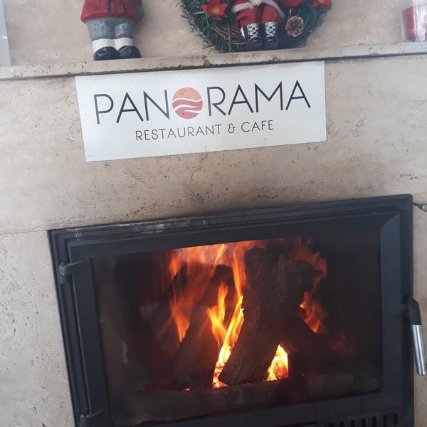 Foto tirada no(a) Panorama Restaurant Cafe por Mehmet K. em 12/31/2018