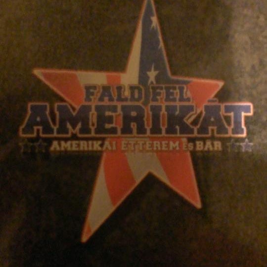 Photo taken at Fald fel Amerikát amerikai étterem és bár by Ádám M. on 2/15/2014