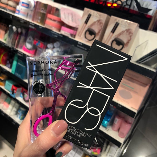 Photo taken at SEPHORA by 재연 윤. on 3/25/2018