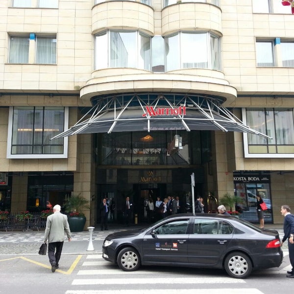 Das Foto wurde bei Marriott Hotel Prague von Fabiano M. am 6/27/2013 aufgenommen