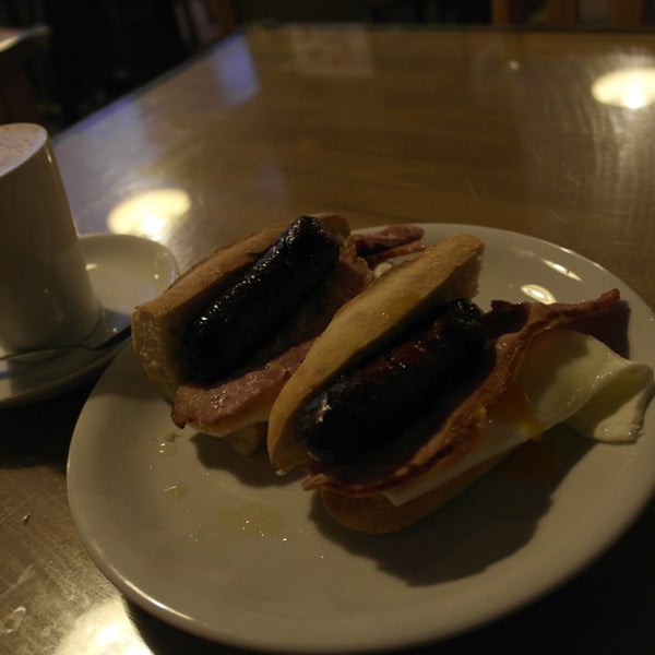 1/16/2014 tarihinde Iris V.ziyaretçi tarafından Soho Joe'de çekilen fotoğraf