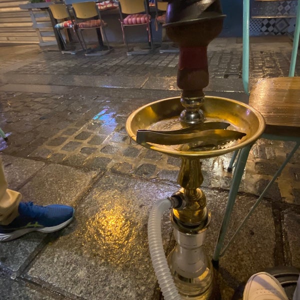 Serveuse Chicha Paris – Le Box Chicha – BMDKM
