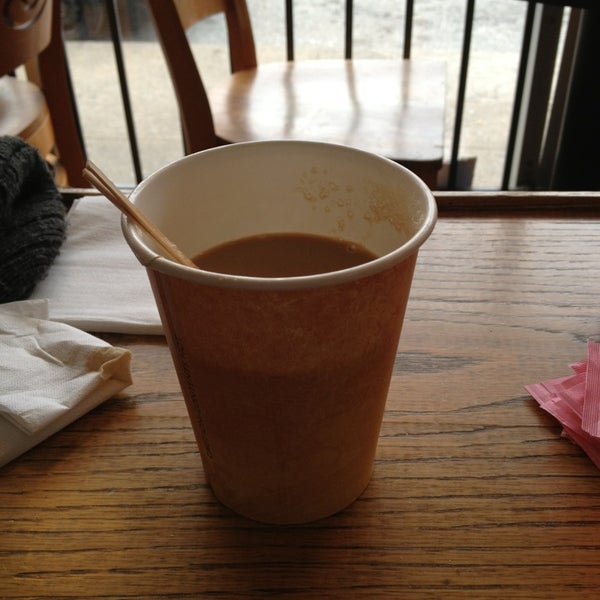 2/7/2013 tarihinde Gabe M.ziyaretçi tarafından Fenn&#39;s Coffee'de çekilen fotoğraf