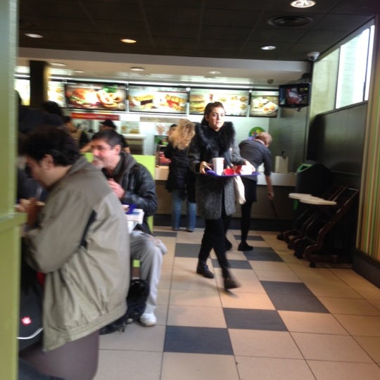 Photo taken at McDonald&#39;s by Redmond on 11/13/2012