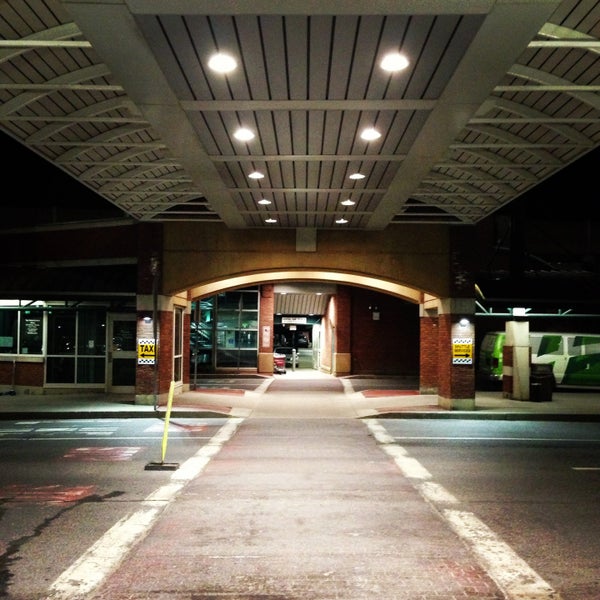 Photo prise au Burlington International Airport (BTV) par Redmond le4/29/2013
