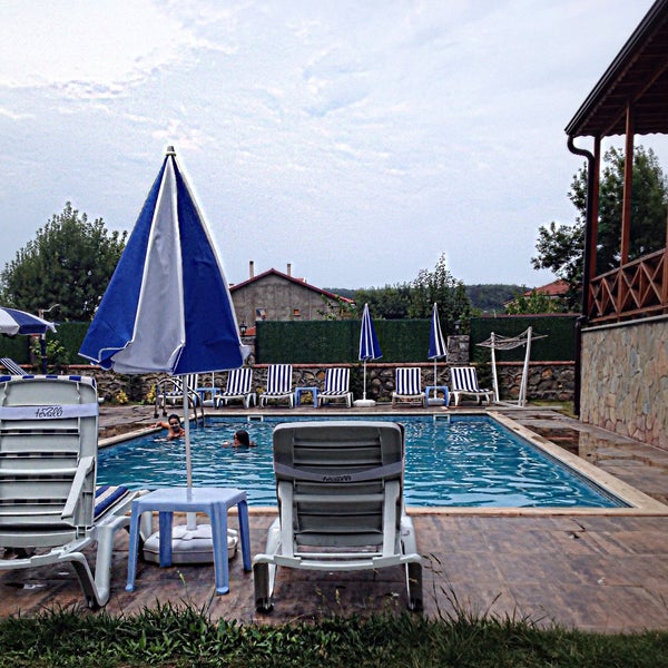 Das Foto wurde bei Asmalı Garden Hotel von Gözde S. am 8/7/2015 aufgenommen