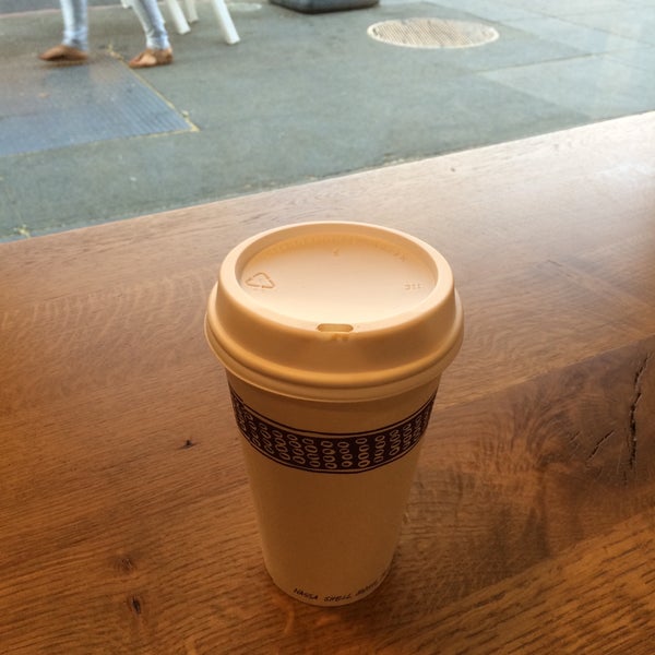 Photo taken at Peet&#39;s Coffee &amp; Tea by Gül D. on 7/24/2015