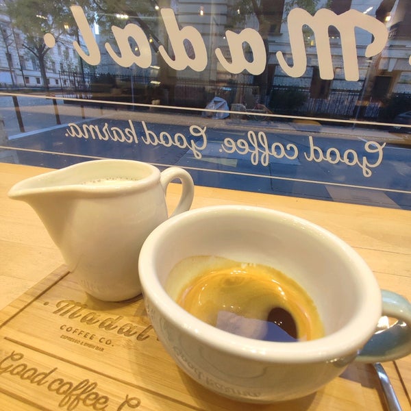 Foto scattata a Madal Cafe - Espresso &amp; Brew Bar da Lexi il 11/8/2021