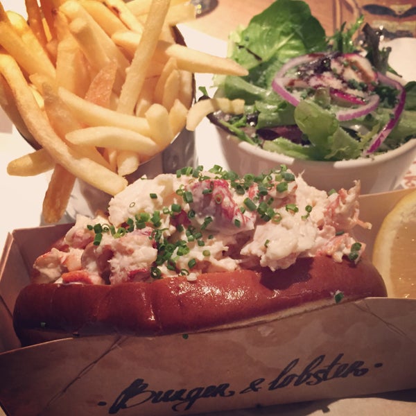Photo taken at Burger &amp; Lobster by Amy T. on 3/28/2015