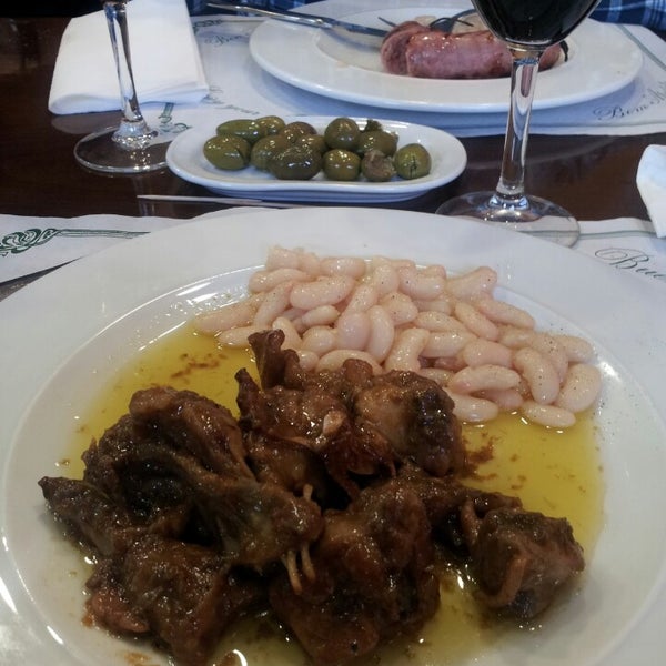 11/23/2013 tarihinde Miguel T.ziyaretçi tarafından Restaurant Marina'de çekilen fotoğraf