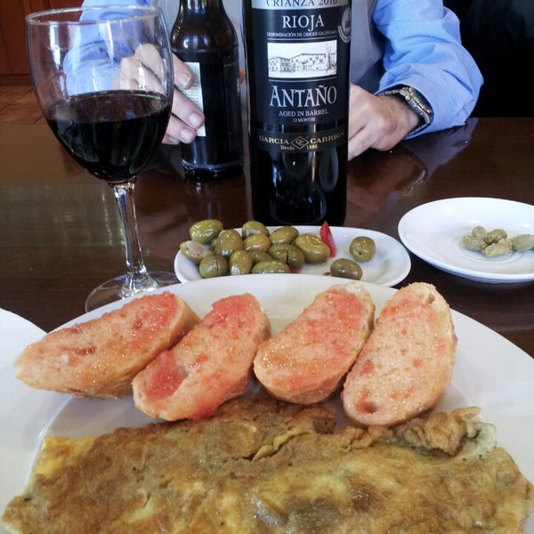 11/27/2013 tarihinde Miguel T.ziyaretçi tarafından Restaurant Marina'de çekilen fotoğraf
