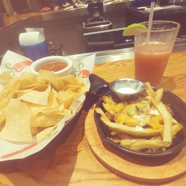Photo taken at Chili&#39;s Grill &amp; Bar by Heidi R. on 7/2/2018