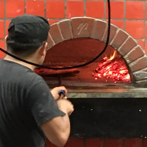 They have a wood oven to cook all your tasty #pizzapies.