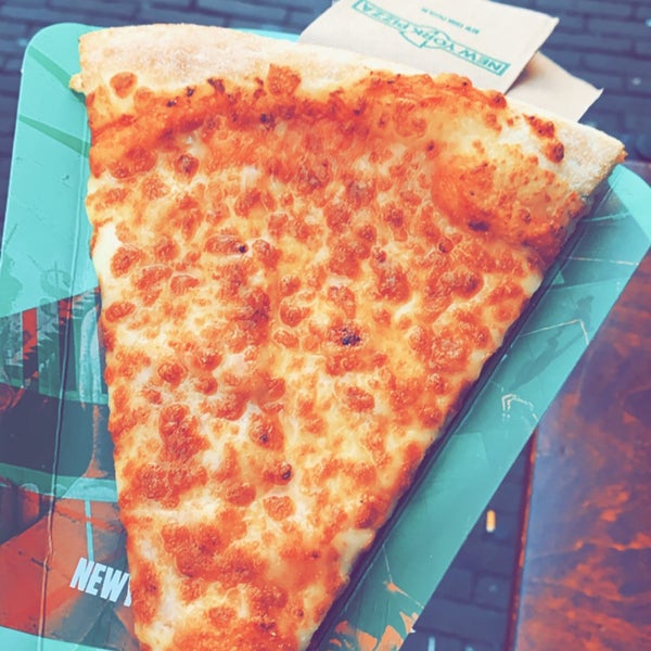 Foto tirada no(a) New York Pizza por Dahom⚡️👷🏽‍♂️ em 9/18/2019