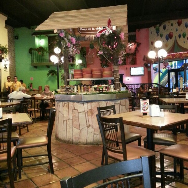 6/24/2013 tarihinde Eros G A.ziyaretçi tarafından Restaurante Hacienda Campanario'de çekilen fotoğraf