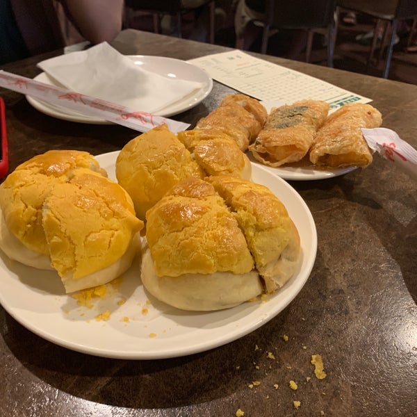 Foto tomada en Harbor City Restaurant  por Luo el 9/2/2019