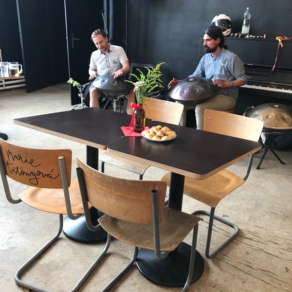 Боксы в кафе