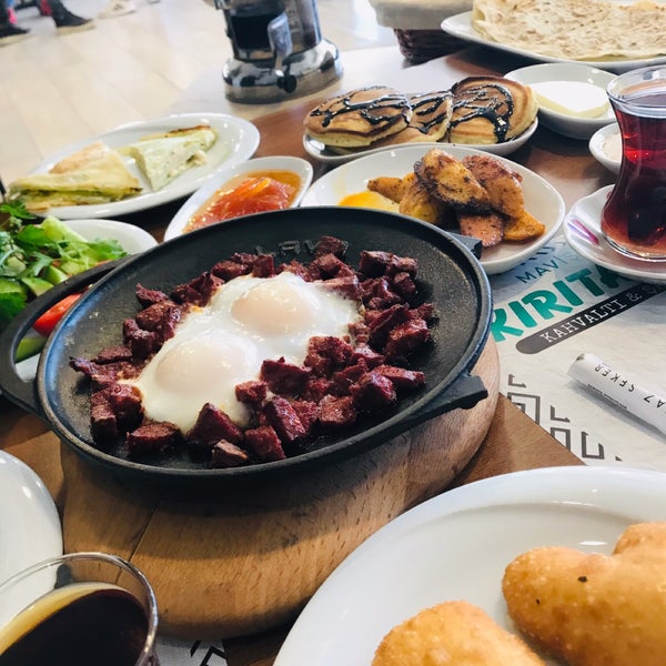 Foto tomada en Kırıtaklar Mandıra &amp; Kahvaltı  por Ebru Bülent Y. el 3/23/2019