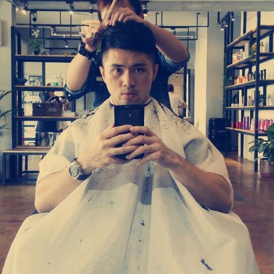 Hairstory - Salon / Barbershop in Jelutong